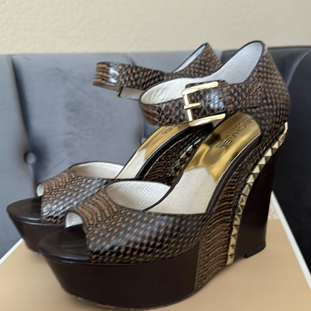 MICHAEL KORS WEDGE